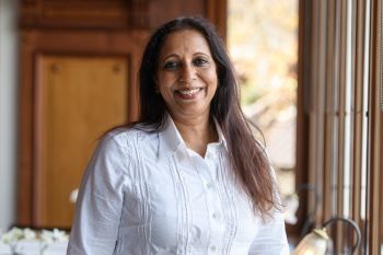 Priyangika Dewapura Dewapura Acharyage